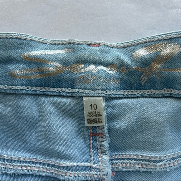 Seven7 Weekend Raw Hem Stretch Denim Shorts Icy2 Blue Rainbow Stripes Women’s 10 - Picture 6 of 7